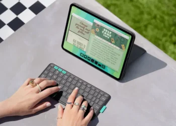 Logitech’ten iPad’ler için Yeni Flip Folio 3 Logitech’ten iPad’ler için Yeni Flip Folio